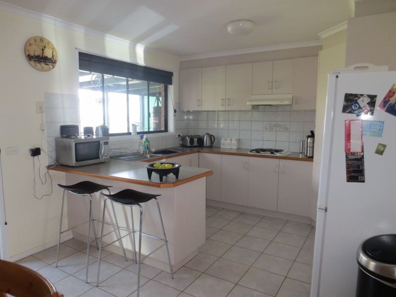 8 De Castella Close, Mill Park VIC 3082