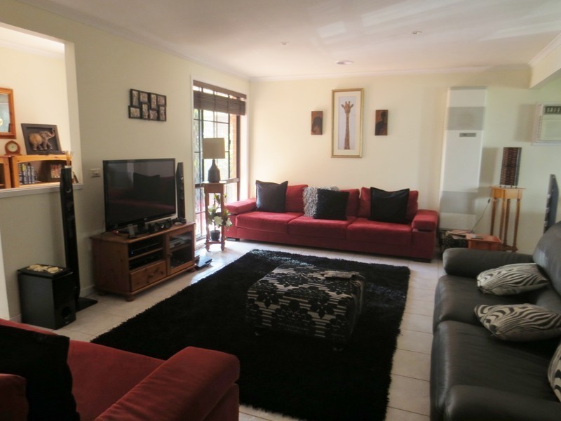 8 De Castella Close, Mill Park VIC 3082