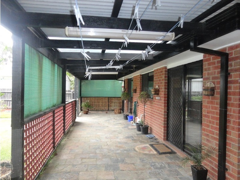 8 De Castella Close, Mill Park VIC 3082