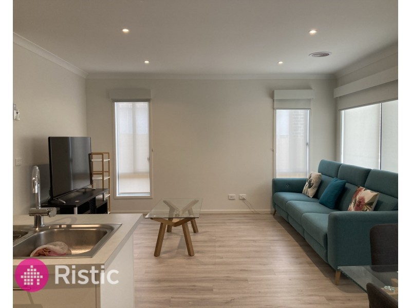 28 Odette Way, South Morang VIC 3752