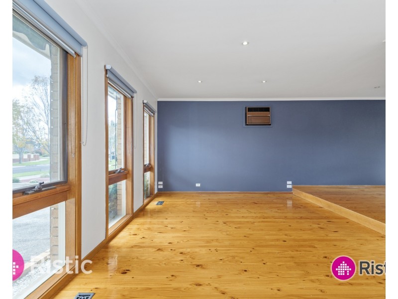 61 Veronica Crescent, Mill Park VIC 3082