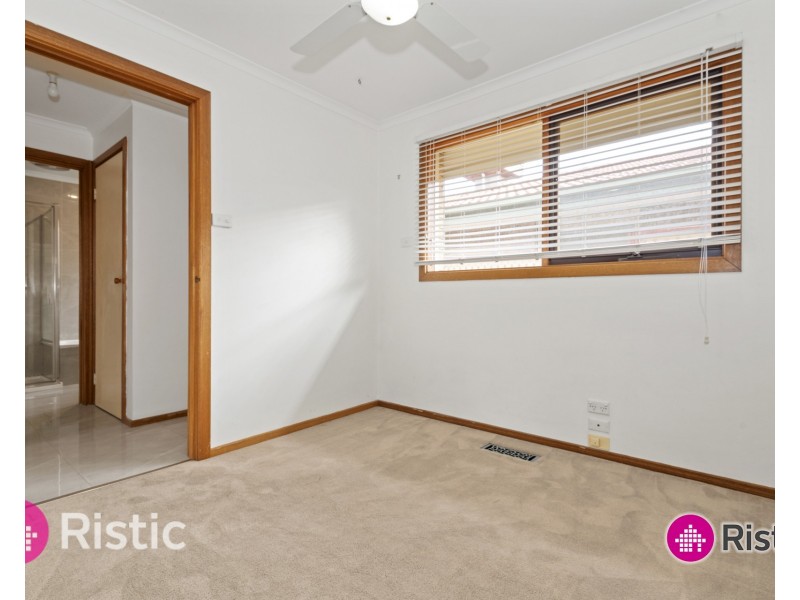 61 Veronica Crescent, Mill Park VIC 3082