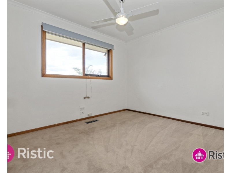 61 Veronica Crescent, Mill Park VIC 3082