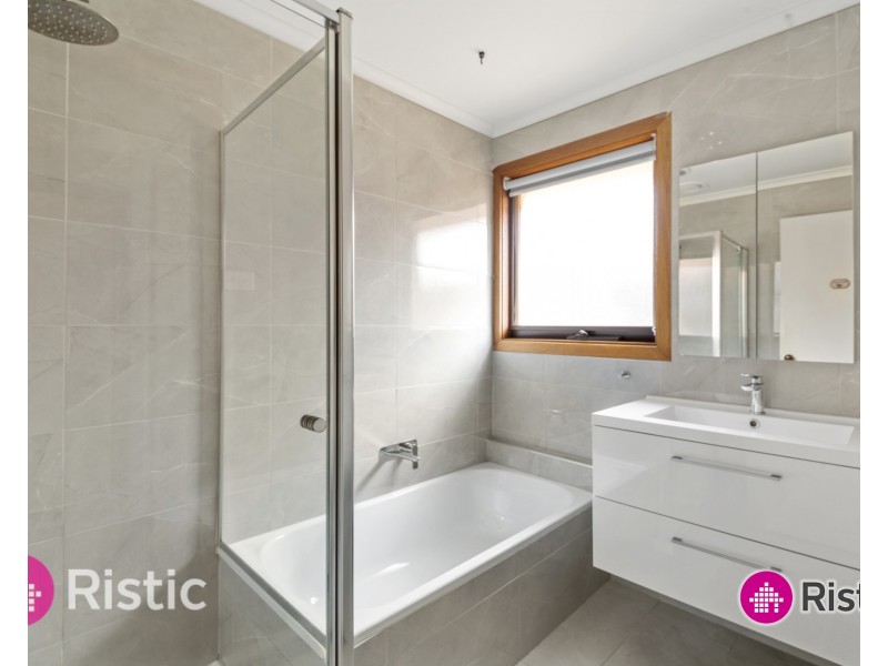 61 Veronica Crescent, Mill Park VIC 3082