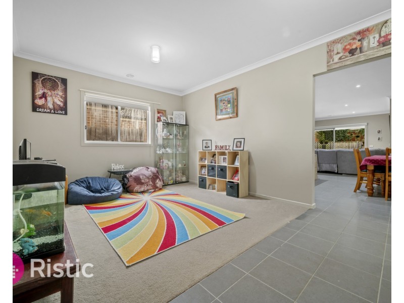 17 Niccoli Parkway, Mernda VIC 3754