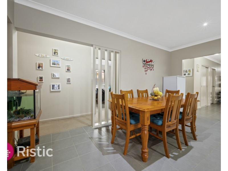 17 Niccoli Parkway, Mernda VIC 3754