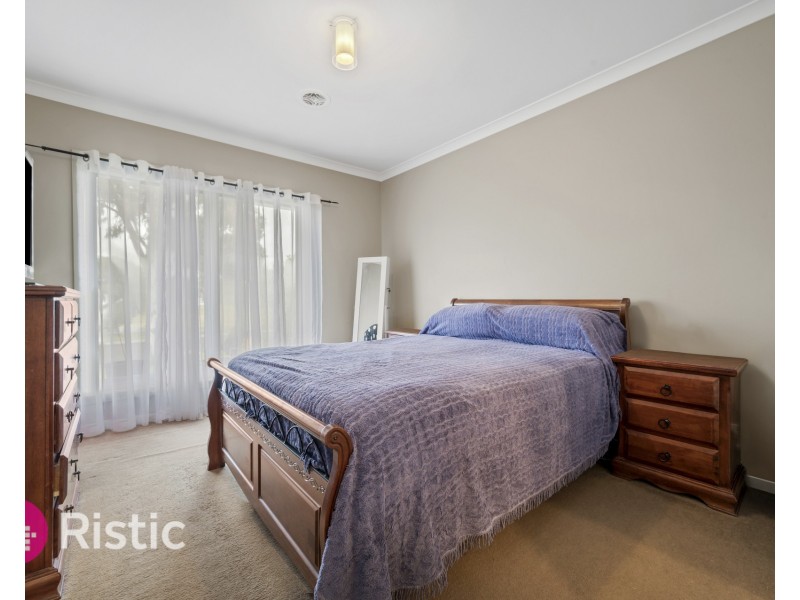 17 Niccoli Parkway, Mernda VIC 3754