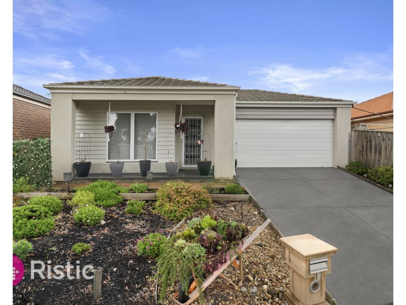 17 Niccoli Parkway, Mernda VIC 3754