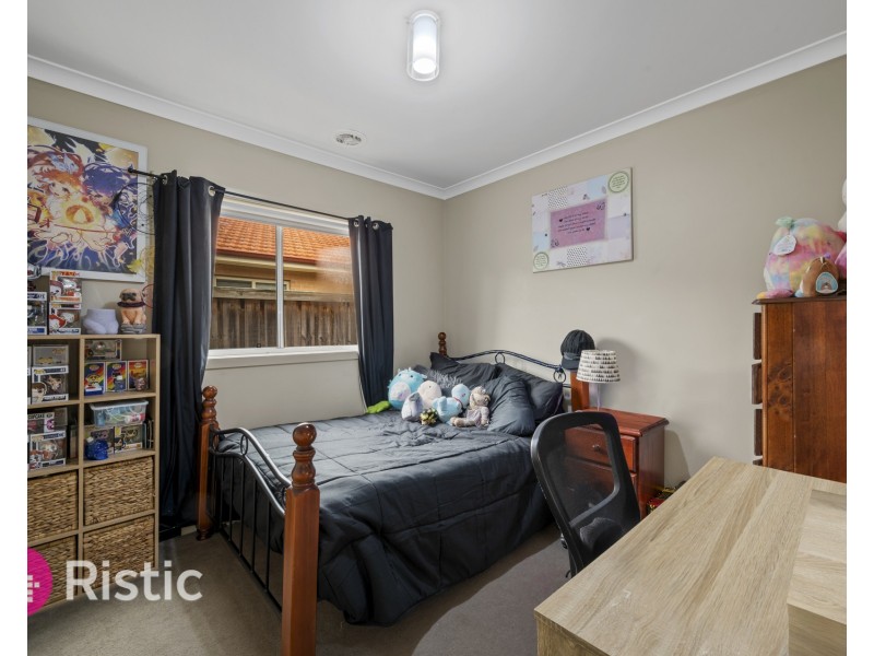17 Niccoli Parkway, Mernda VIC 3754