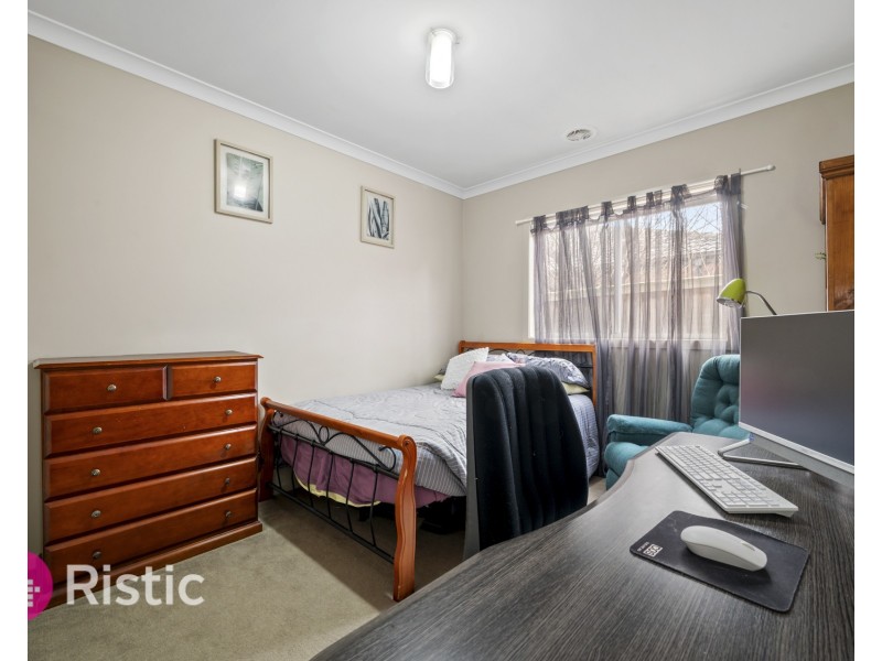 17 Niccoli Parkway, Mernda VIC 3754