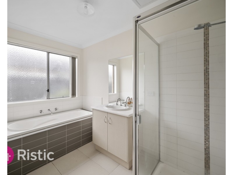 26 Kinglake Drive, Wyndham Vale VIC 3024