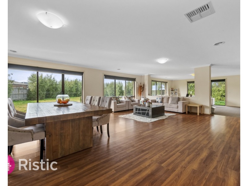 35 Palladium Circle, Beveridge VIC 3753