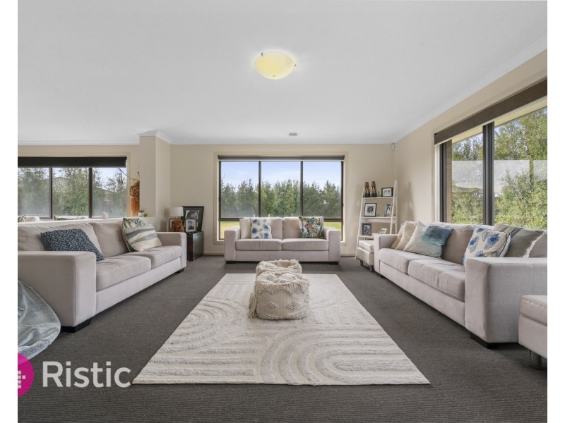 35 Palladium Circle, Beveridge VIC 3753