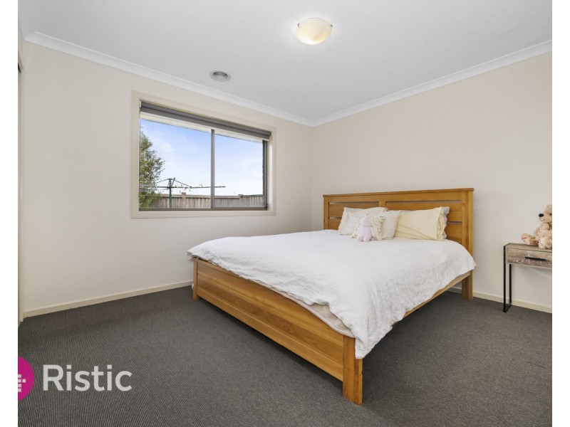 35 Palladium Circle, Beveridge VIC 3753