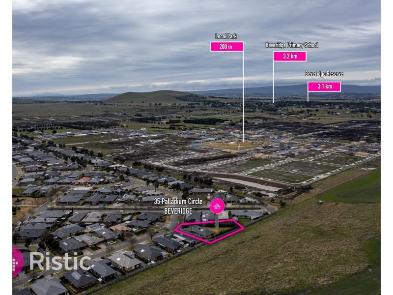 35 Palladium Circle, Beveridge VIC 3753