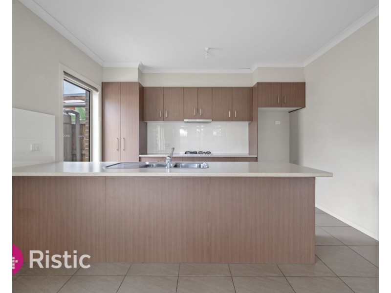 16 Wilhelmina Walk, Epping VIC 3076