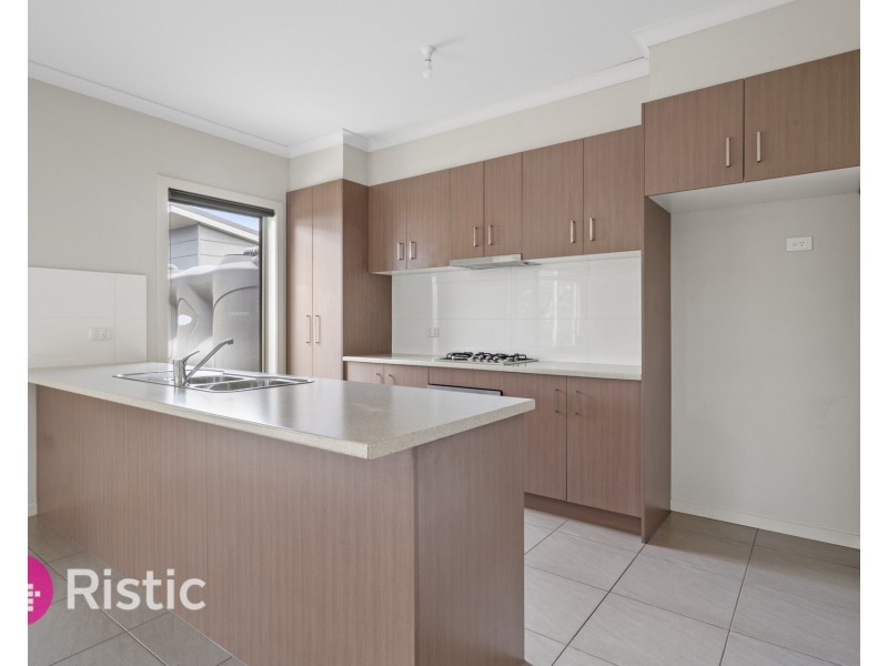 16 Wilhelmina Walk, Epping VIC 3076