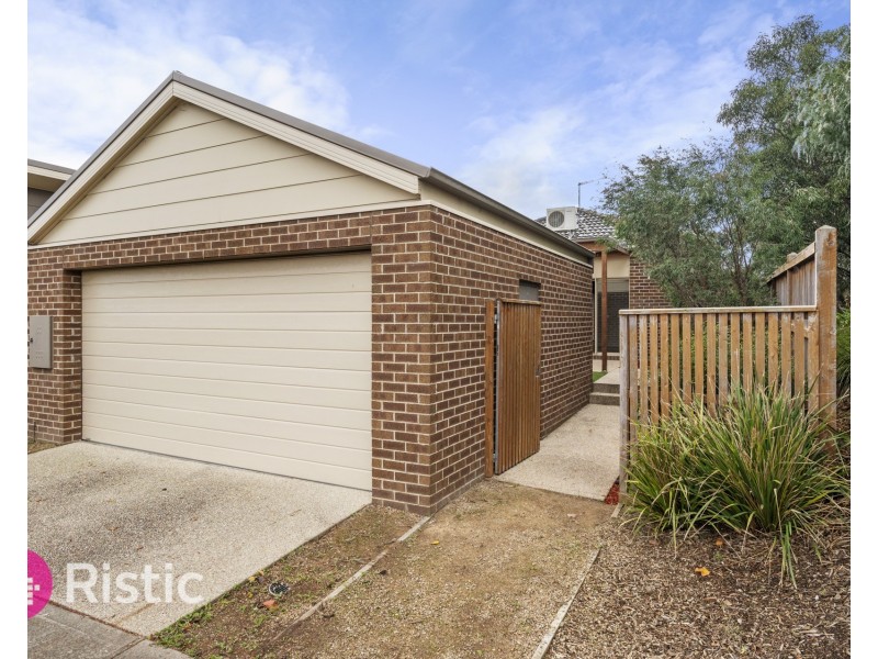 16 Wilhelmina Walk, Epping VIC 3076