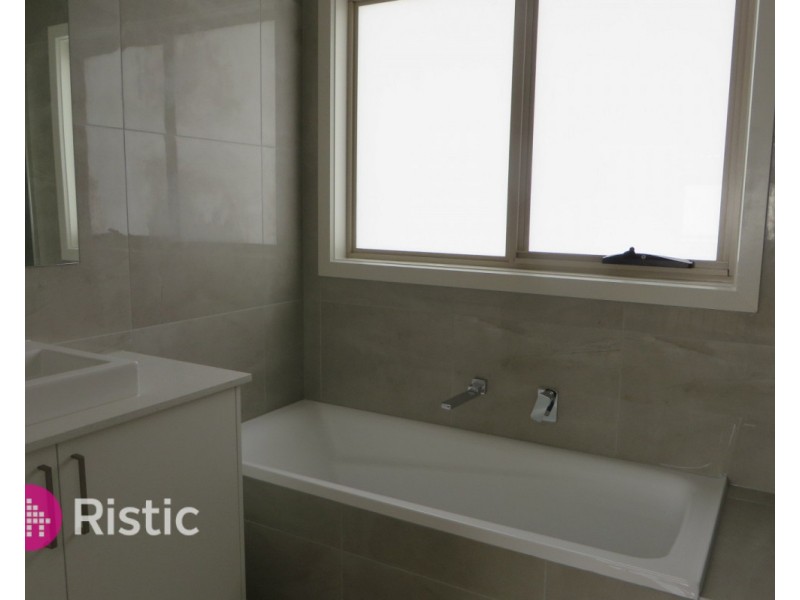 55 Grange Drive, South Morang VIC 3752