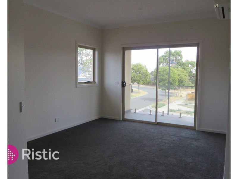55 Grange Drive, South Morang VIC 3752
