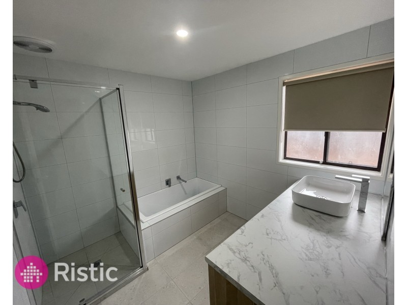 2 Berala Place, Mill Park VIC 3082