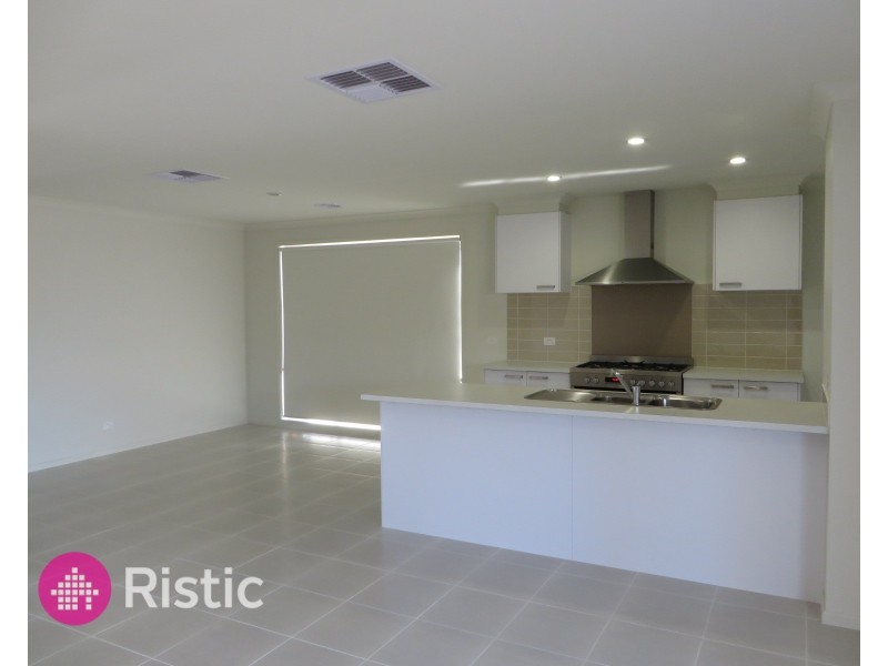 9 Vanin Street, Wollert VIC 3750