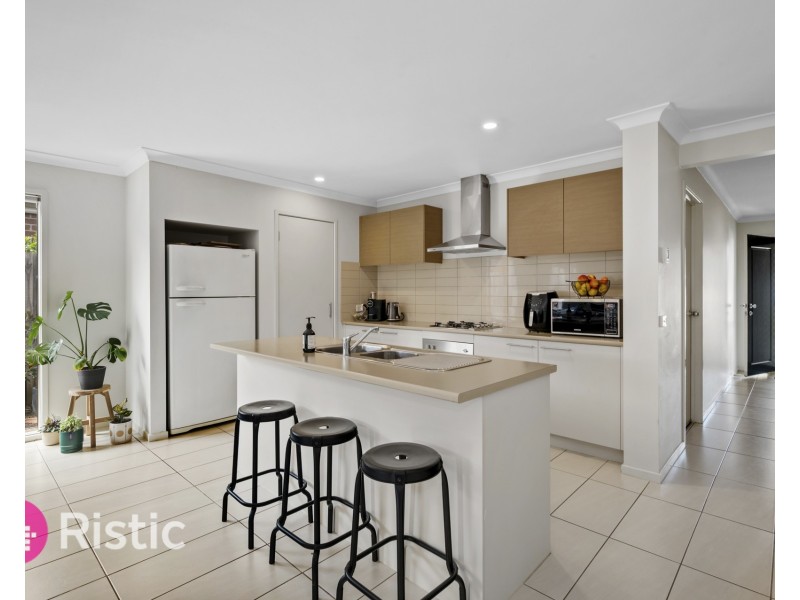 16 Endurance Street, Doreen VIC 3754