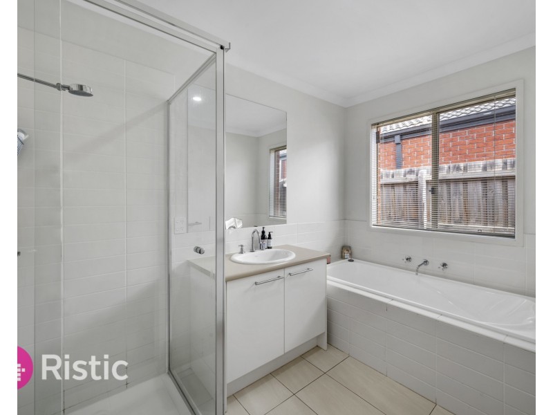 16 Endurance Street, Doreen VIC 3754