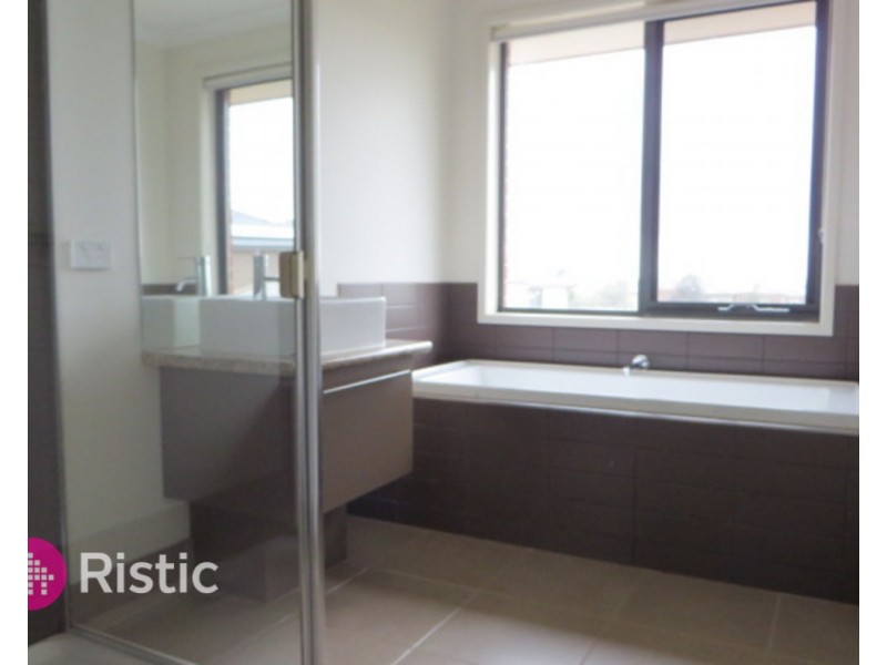 15 Hestia Court, South Morang VIC 3752