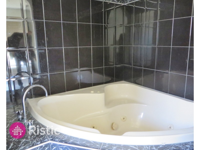 207 Childs Road, Mill Park VIC 3082