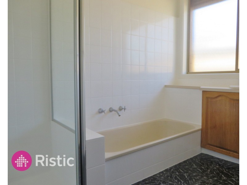 207 Childs Road, Mill Park VIC 3082