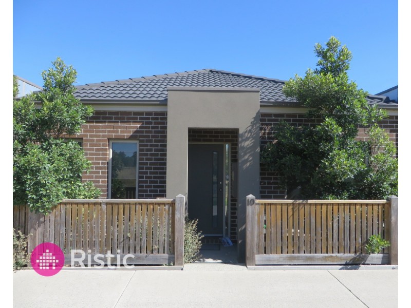 10 Pittard Walk, Epping VIC 3076