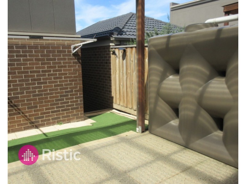 10 Pittard Walk, Epping VIC 3076