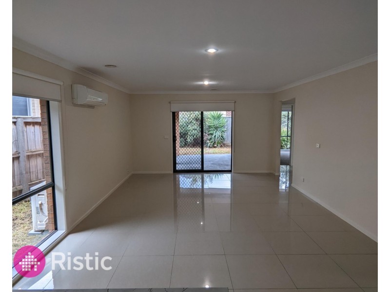 33 Ardenal Crescent, Lalor VIC 3075