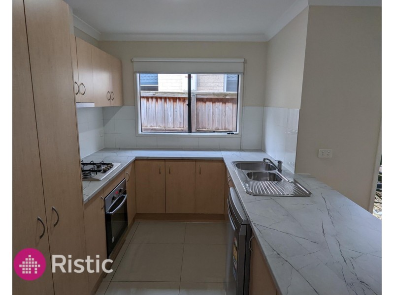 33 Ardenal Crescent, Lalor VIC 3075