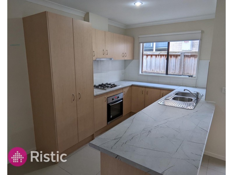 33 Ardenal Crescent, Lalor VIC 3075