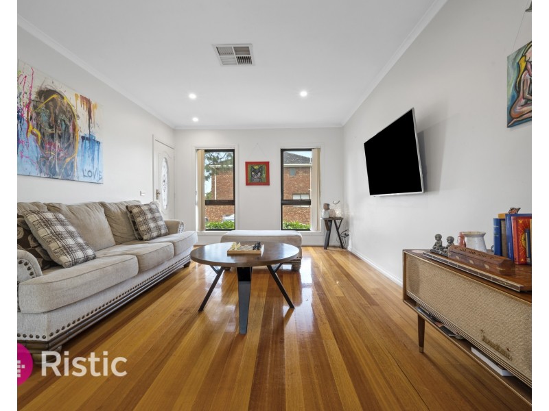 5/2 Boyle Crescent, Mill Park VIC 3082