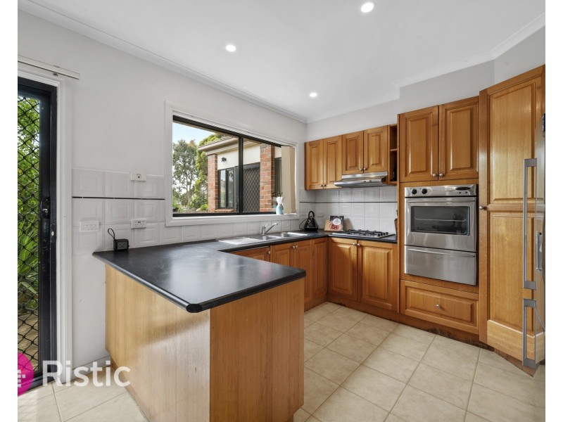 5/2 Boyle Crescent, Mill Park VIC 3082