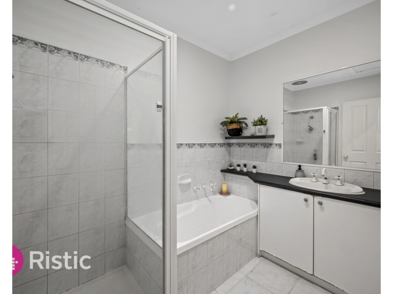 5/2 Boyle Crescent, Mill Park VIC 3082