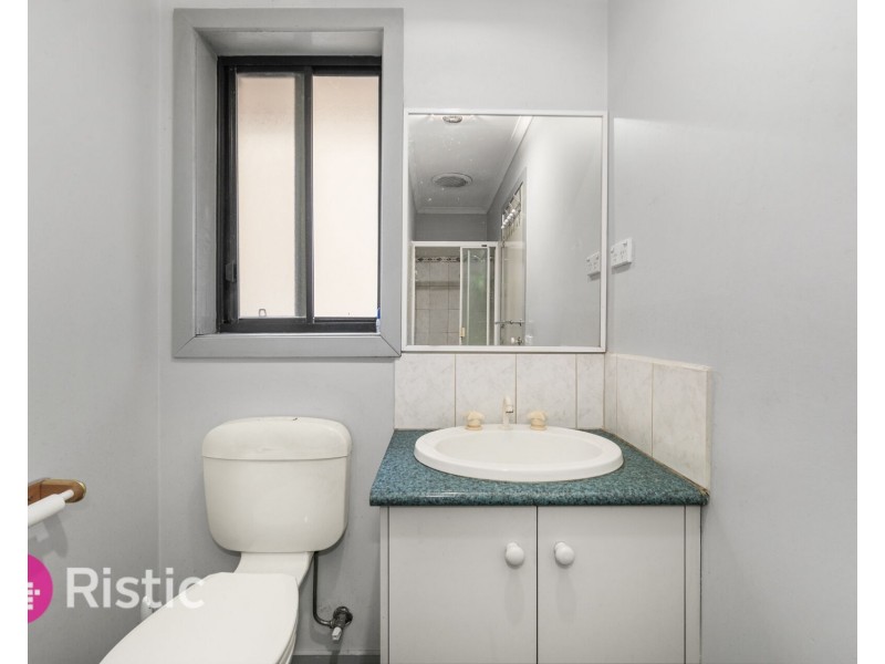 15 Ester Drive, Mill Park VIC 3082