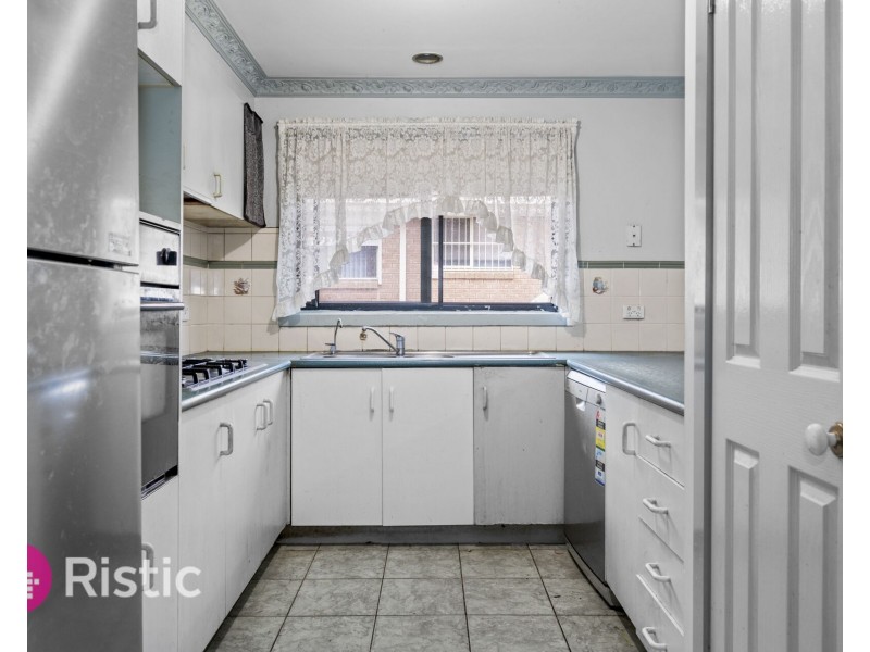 15 Ester Drive, Mill Park VIC 3082