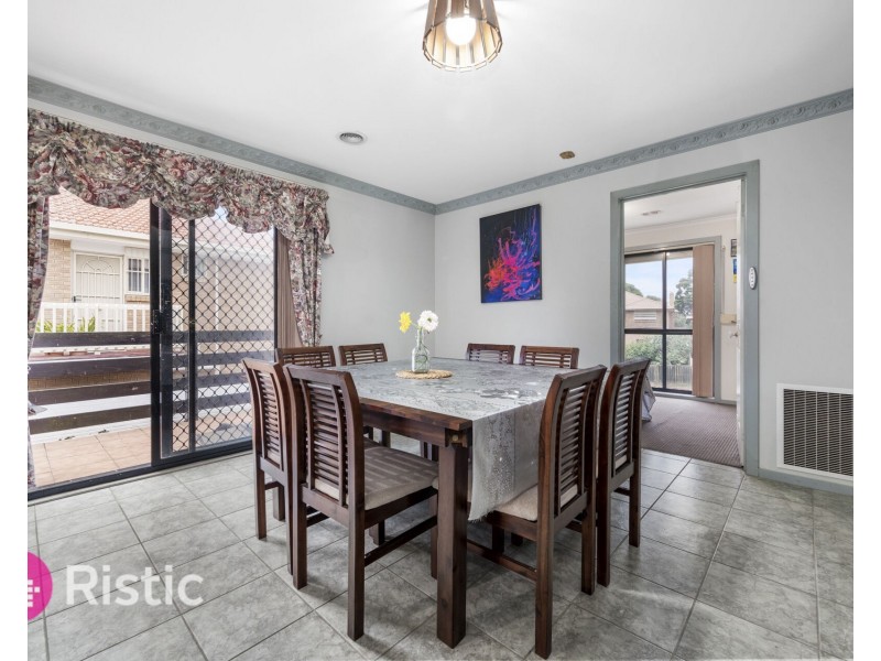 15 Ester Drive, Mill Park VIC 3082