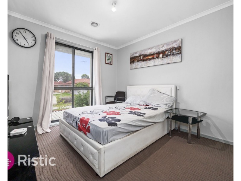 15 Ester Drive, Mill Park VIC 3082