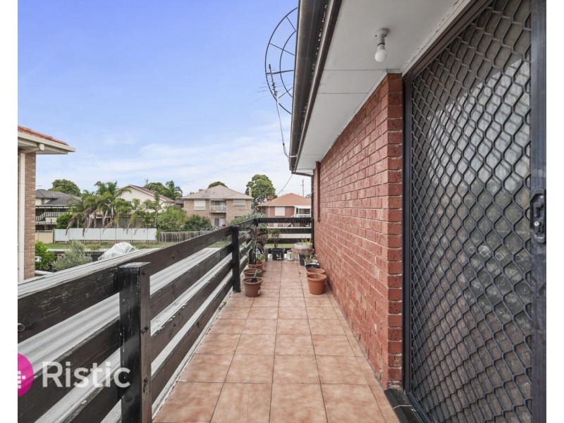 15 Ester Drive, Mill Park VIC 3082