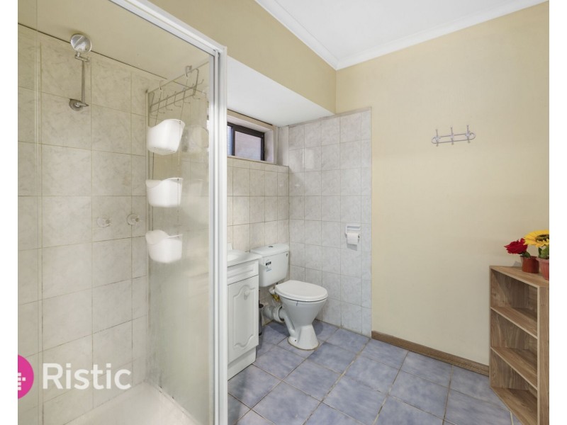 15 Ester Drive, Mill Park VIC 3082