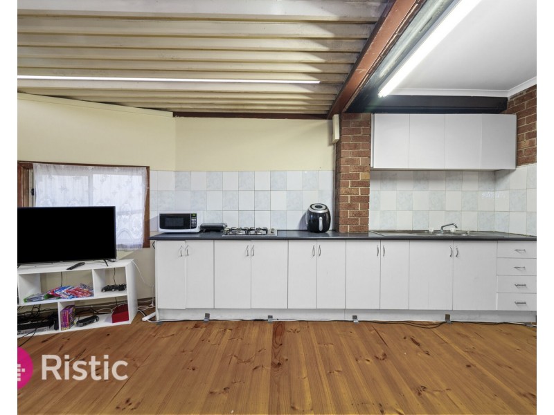 15 Ester Drive, Mill Park VIC 3082