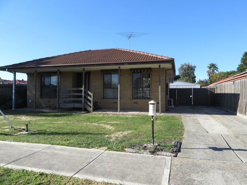 24 Hinkler Drive, Mill Park VIC 3082