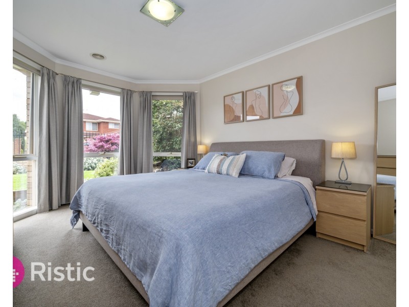 35 Ester Drive, Mill Park VIC 3082