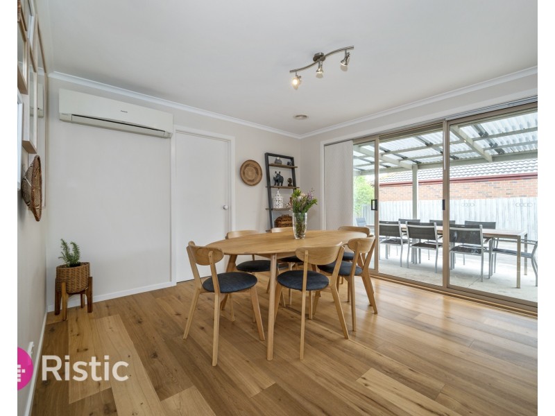 35 Ester Drive, Mill Park VIC 3082
