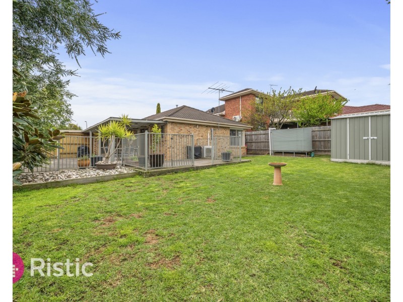 35 Ester Drive, Mill Park VIC 3082